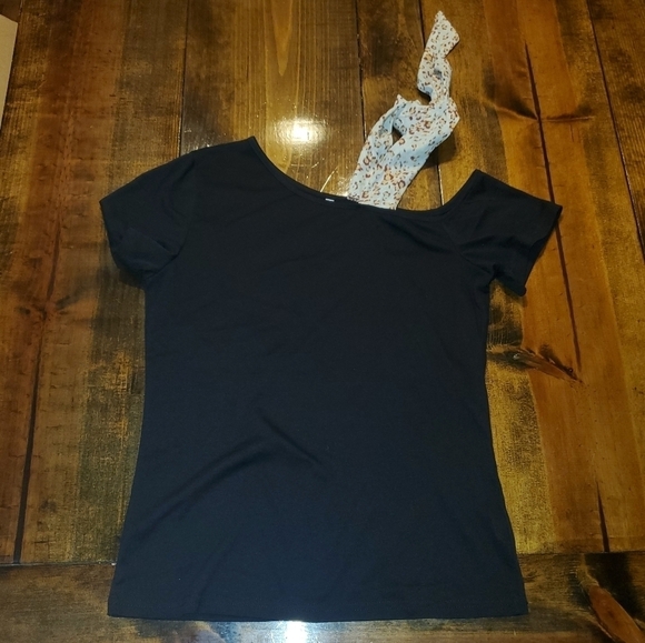 Black top cold shoulder ribbon strap Small - Picture 2 of 10